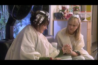 A Couple of White Chicks at the Hairdresser (2007)