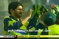 Sohail Tanvir gets wicket of Hamilton Masakadza