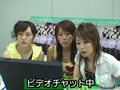 Country Musume are chatting with the fan.