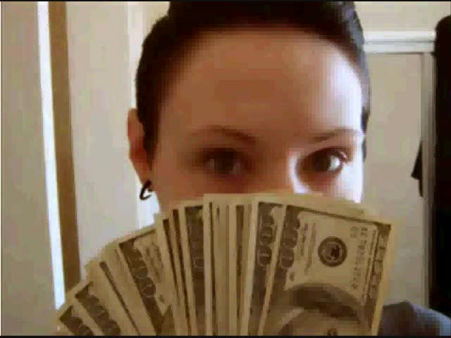 IDIOT MAKES VIDEO TELL SECRET OF HOW TO MAKE $500 A DAY