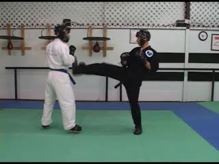 How to Sport Karate â Beginner/Intermediate Back knuckle
