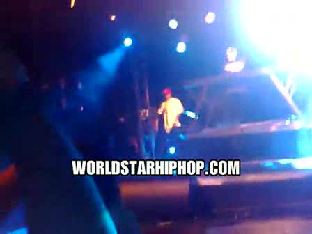 The Game Goes In On Jay-Z! "Fuck Jay-Z. Old Ass Nicca" + Spits Some Bars Dissin Jay Live On Stage!