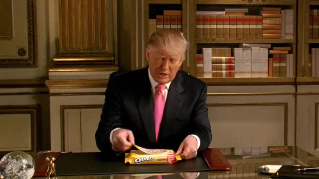 Oreo DSRL:  Donald Trump gets a new cookie jar