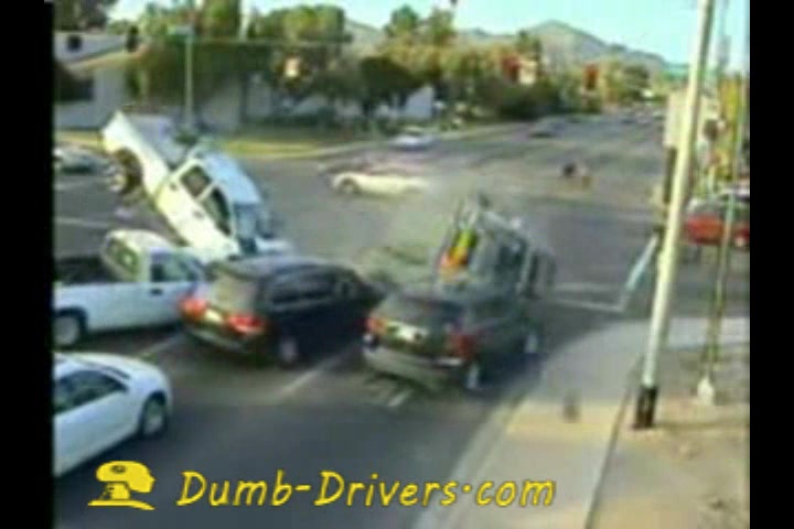 Dumb Driver | Car Crashes at cross section