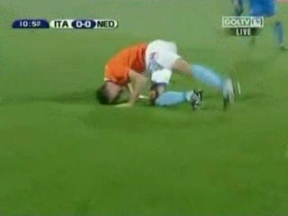 Van Persie Injury vs Italy