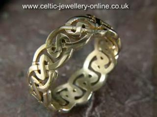 Celtic Ring / Wedding Band DWO366