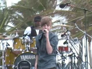 Famous TV Superbowl Justin Bieber Live in Miami part 1